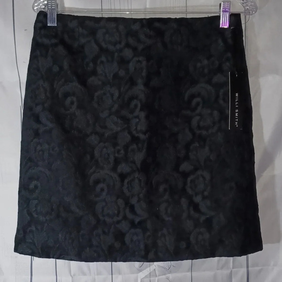 Willi Smith Dresses & Skirts - Willi Smith black floral textured classic twee pencil skirt NWT